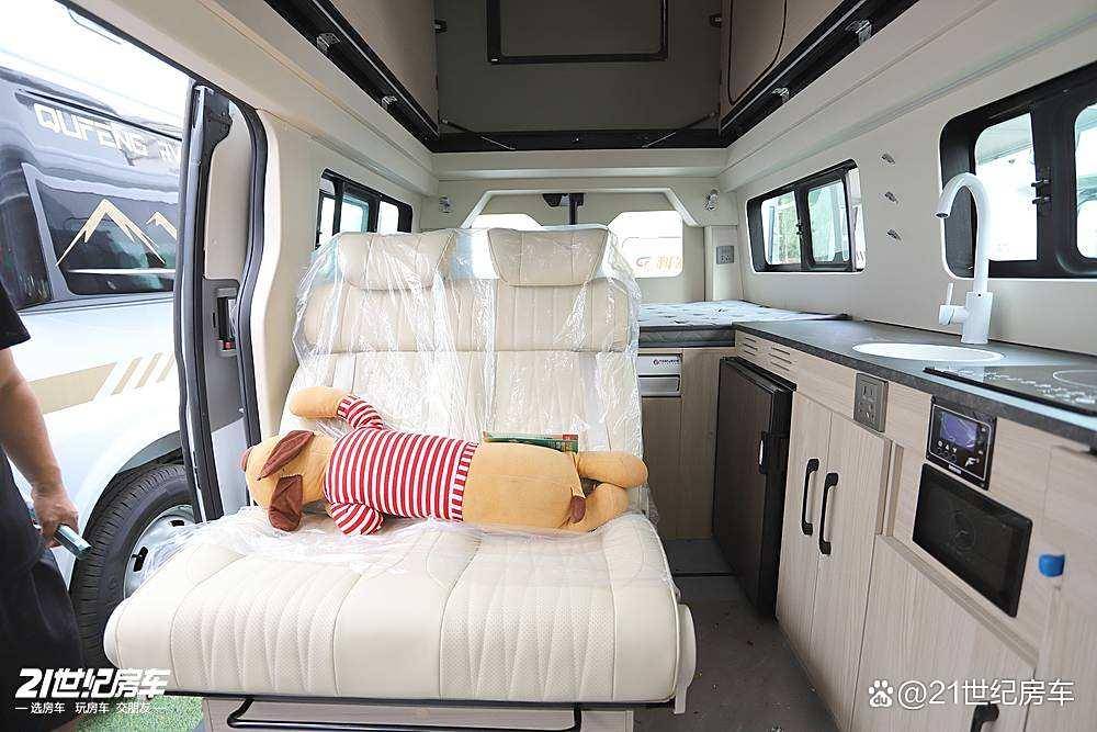 航绿牌C照畅驾的纯电宿营车科发吉利远程冰球突破游戏网站93度电+430km续(图4)