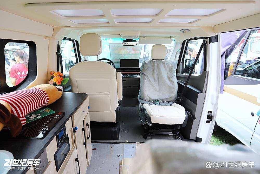 航绿牌C照畅驾的纯电宿营车科发吉利远程冰球突破游戏网站93度电+430km续(图10)