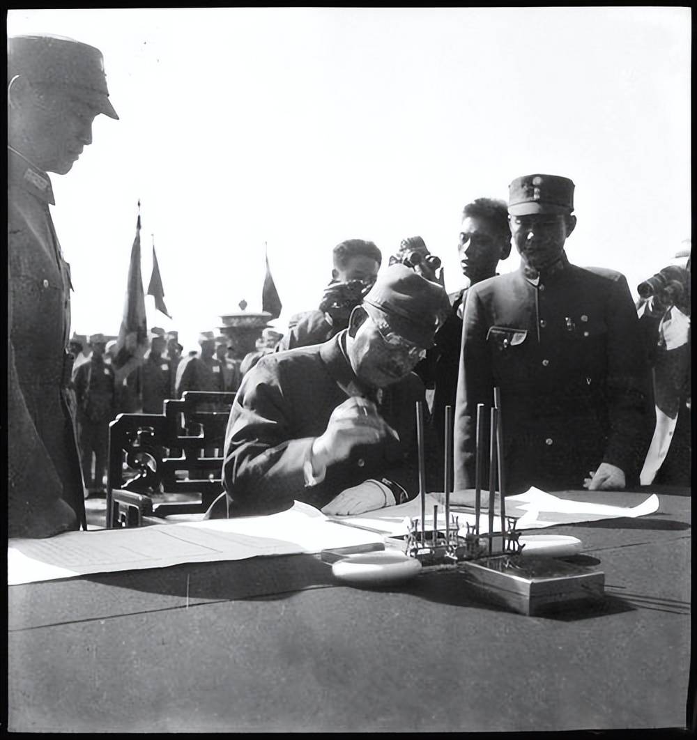 死领出腐烂遗体女儿好友潜水偷渡运回骨灰冰球突破豪华版手机版陈宝仓牺牲后友人冒(图2)