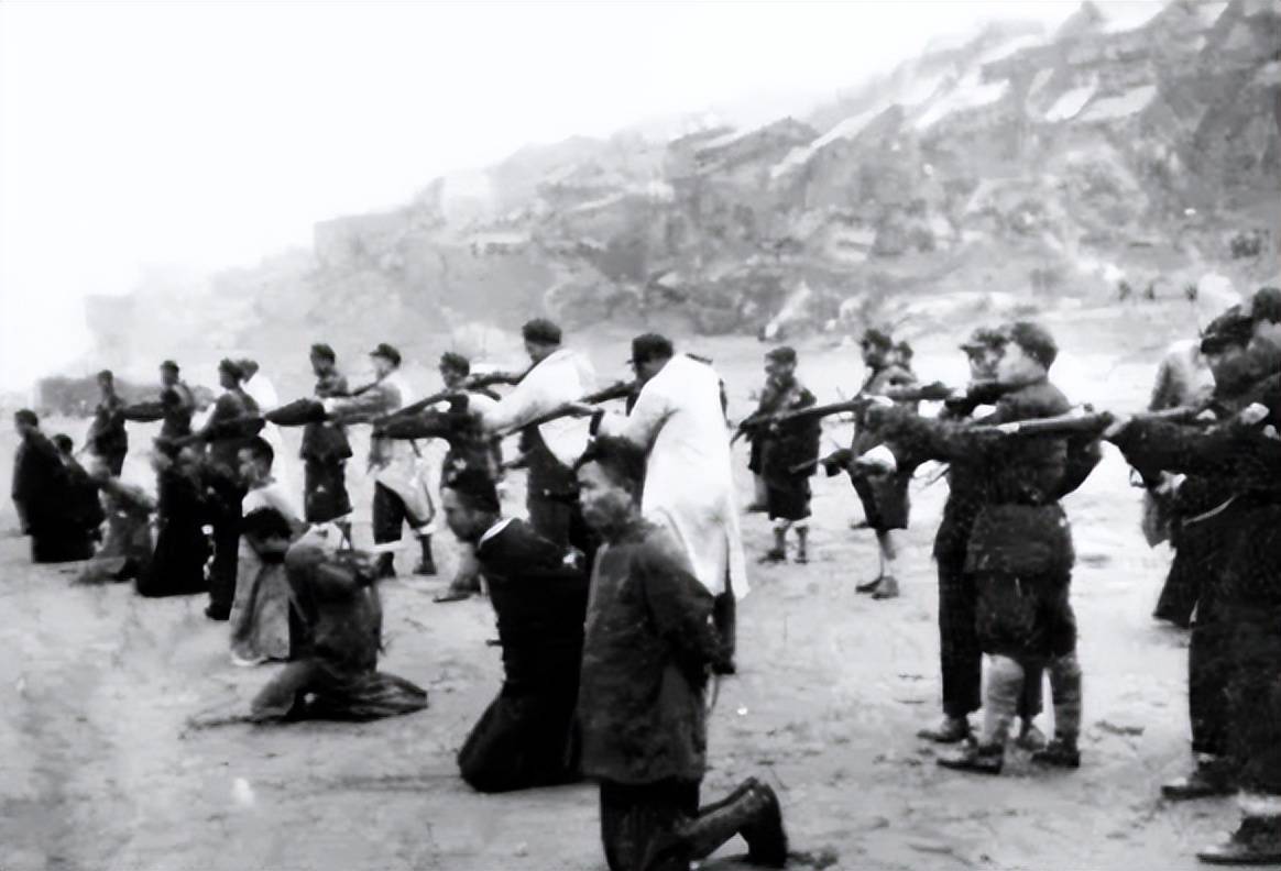 死领出腐烂遗体女儿好友潜水偷渡运回骨灰冰球突破豪华版手机版陈宝仓牺牲后友人冒(图10)